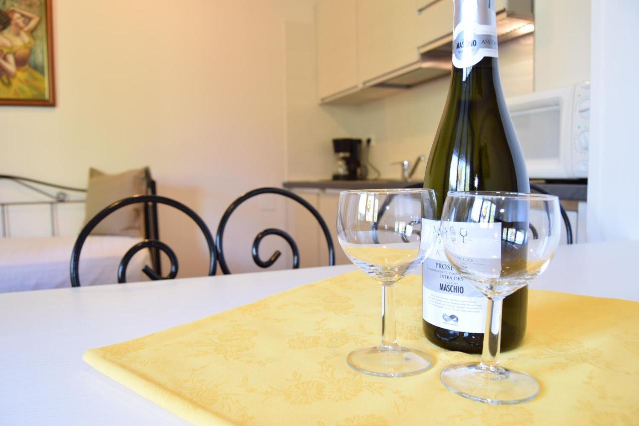 Residence Segattini ริวาเดลการ์ดา ภายนอก รูปภาพ