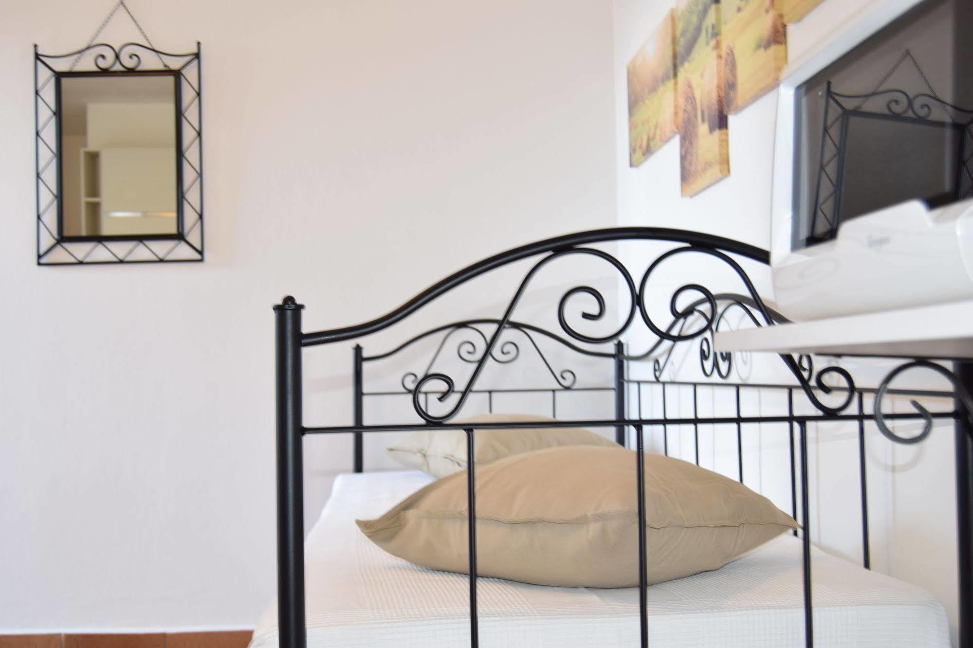 Residence Segattini ริวาเดลการ์ดา ภายนอก รูปภาพ