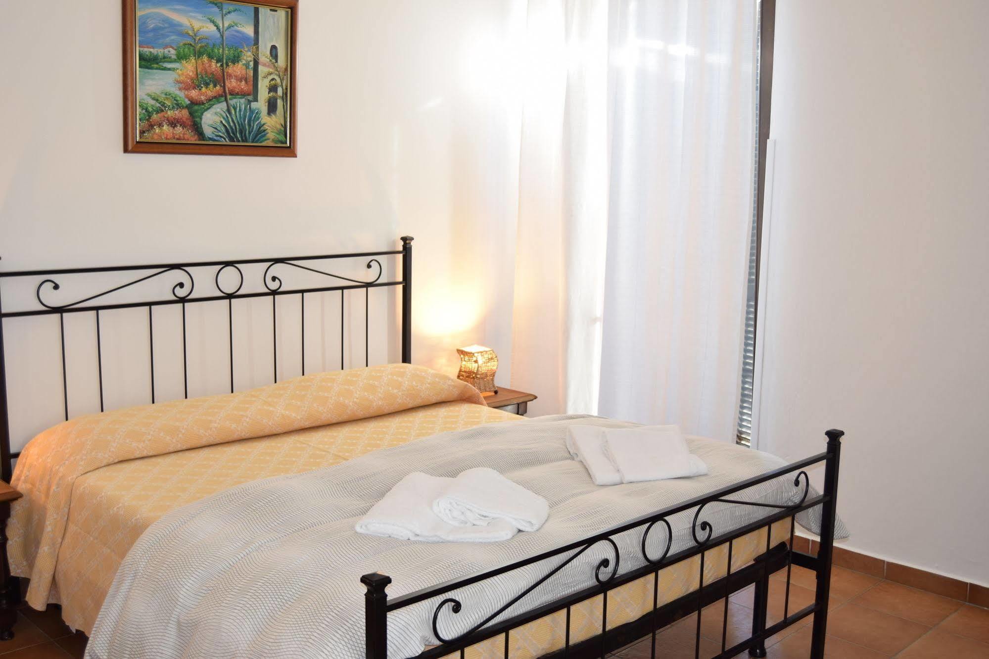 Residence Segattini ริวาเดลการ์ดา ภายนอก รูปภาพ