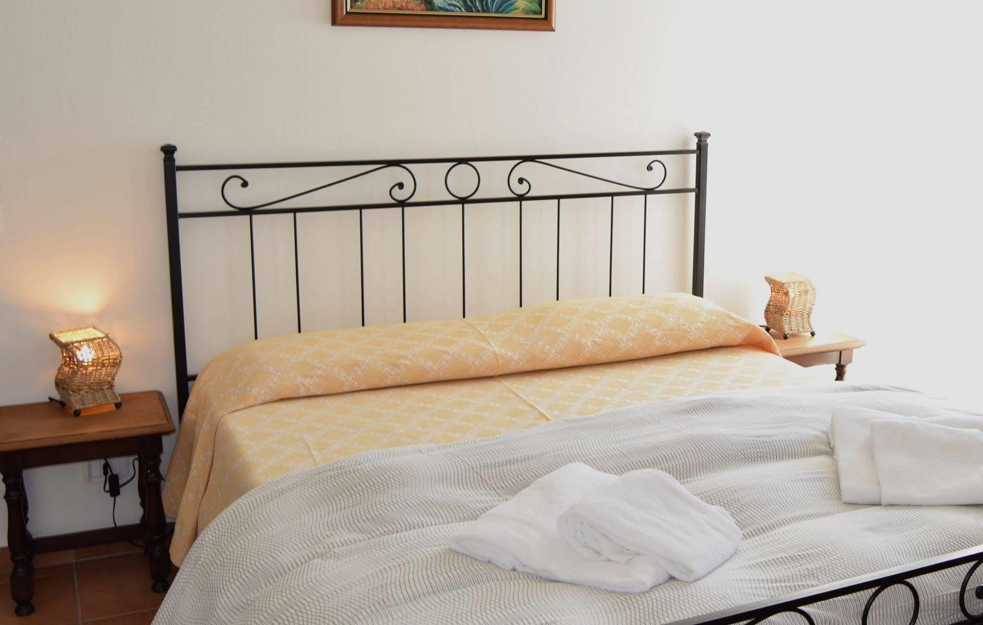 Residence Segattini ริวาเดลการ์ดา ภายนอก รูปภาพ